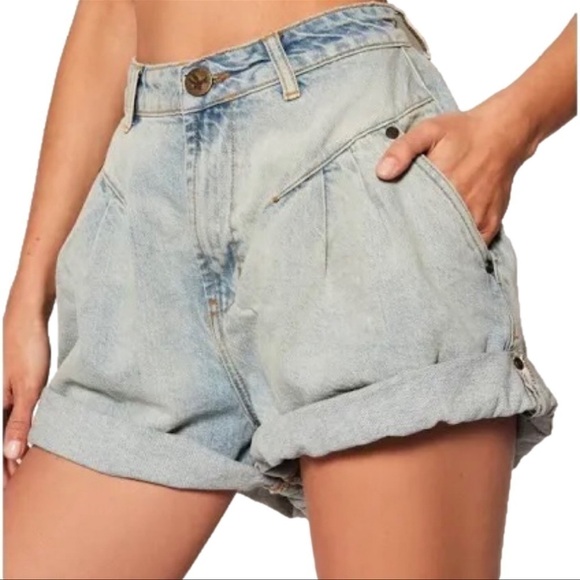 One TEASPOON Kansas Streetwalker Denim Shorts Size 24 - Picture 1 of 9